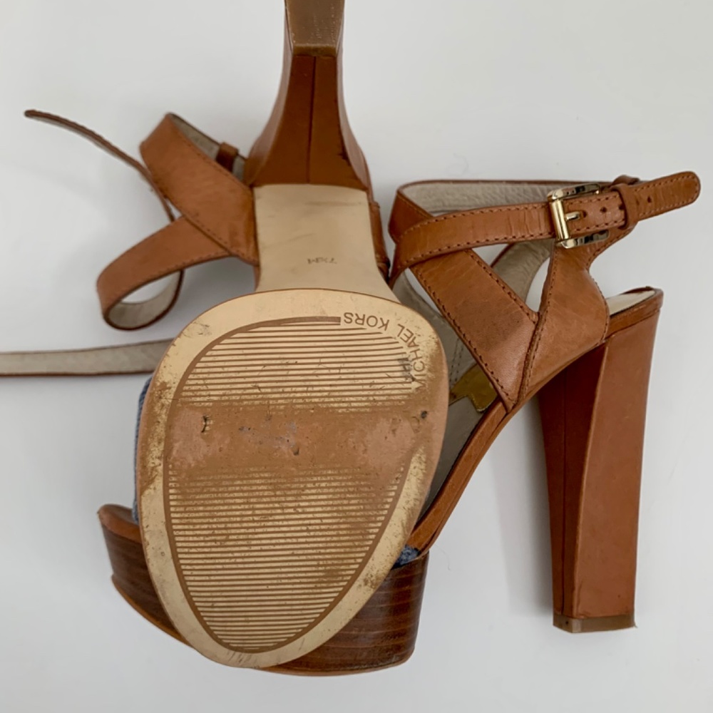 Michael Kors Summer Heels *Buckle Missing - Picture 12 of 16